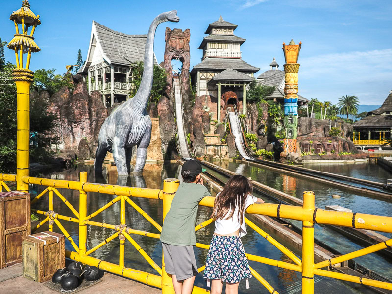 六福村主題遊樂園園區全景